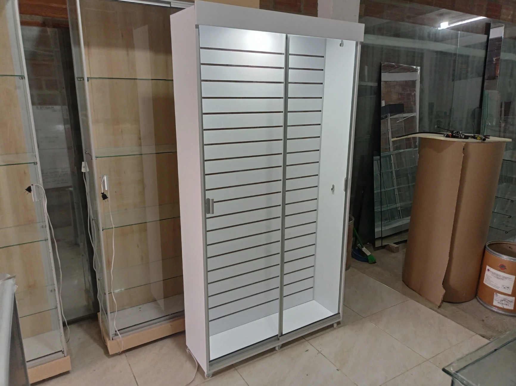 Módulo 100x190x30 Blanco, Fondo Interline con Puertas, Esq, H